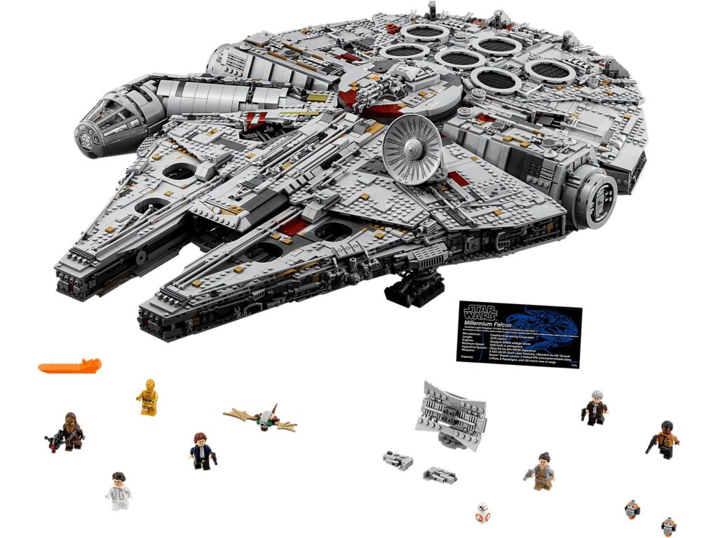 Twee Millennium Falcons: display en speelset naast elkaar